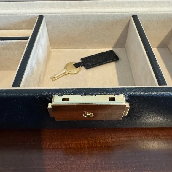 Wolf Heritage Safe Deposit Jewelry Box with lock & key. Never used. - Picture 4 of 9